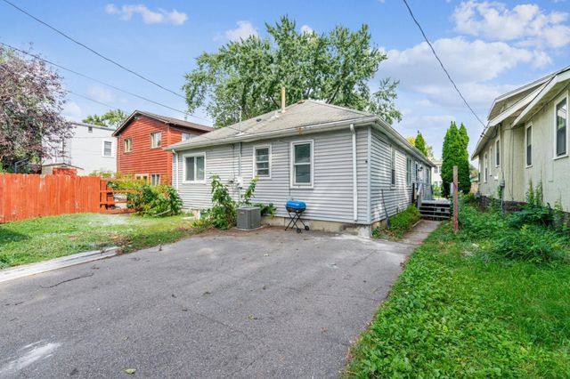 3913 Thomas Avenue N, Minneapolis, MN 55412