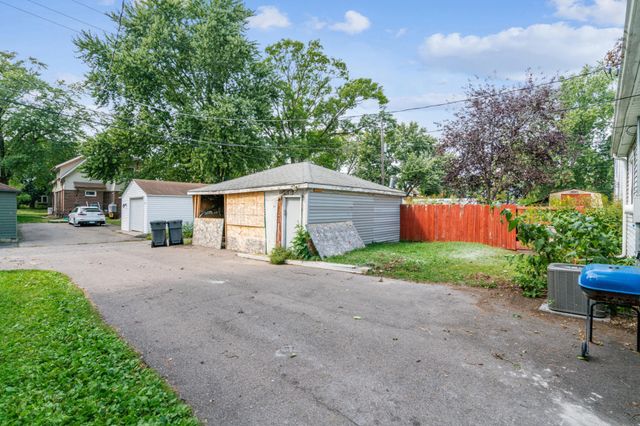 3913 Thomas Avenue N, Minneapolis, MN 55412