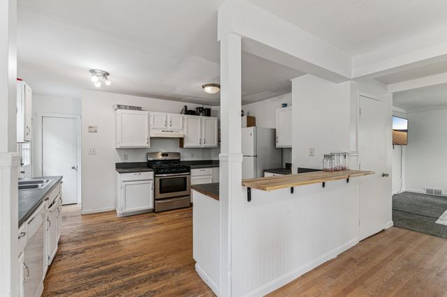 3913 Thomas Avenue N, Minneapolis, MN 55412