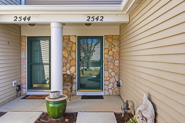 2542 Oak Tree Lane, Plainfield, IL 60586