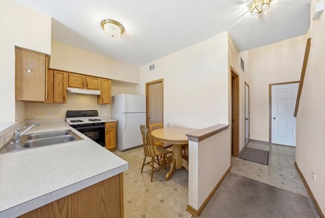 2542 Oak Tree Lane, Plainfield, IL 60586