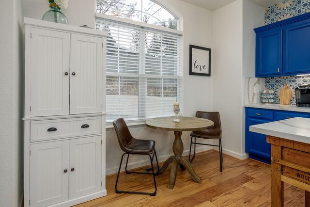 22957 Sunset Ridge Dr, Auburn, CA 95602