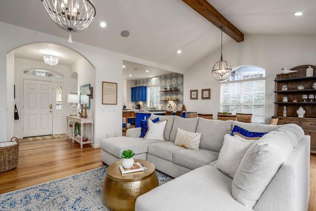 22957 Sunset Ridge Dr, Auburn, CA 95602