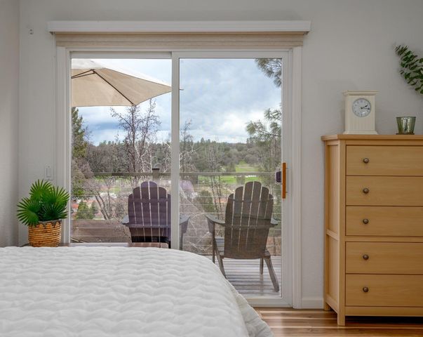 22957 Sunset Ridge Dr, Auburn, CA 95602