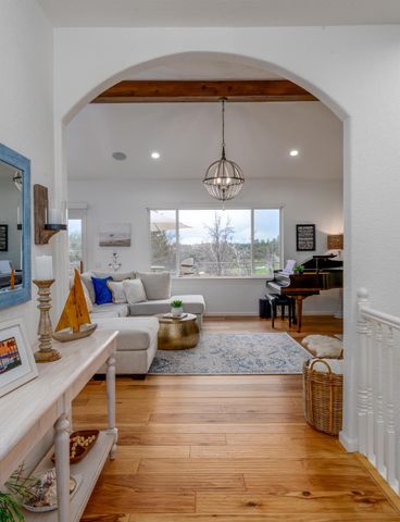 22957 Sunset Ridge Dr, Auburn, CA 95602