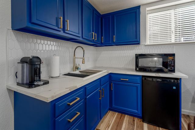 22957 Sunset Ridge Dr, Auburn, CA 95602