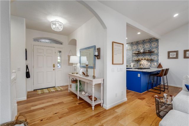 22957 Sunset Ridge Dr, Auburn, CA 95602