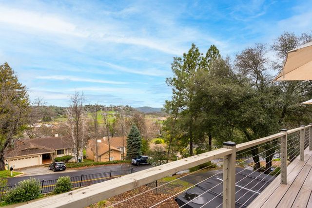 22957 Sunset Ridge Dr, Auburn, CA 95602