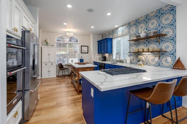 22957 Sunset Ridge Dr, Auburn, CA 95602