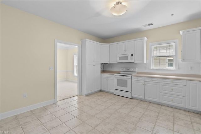 2420 Ocean Shore Cres Apt 201, Virginia Beach, VA 23451