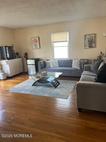 319 Roosevelt Avenue, Oakhurst, NJ 07755