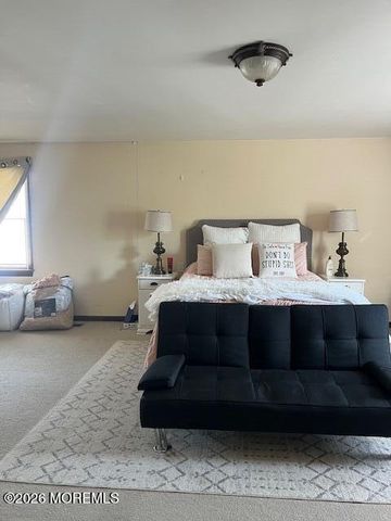 319 Roosevelt Avenue, Oakhurst, NJ 07755