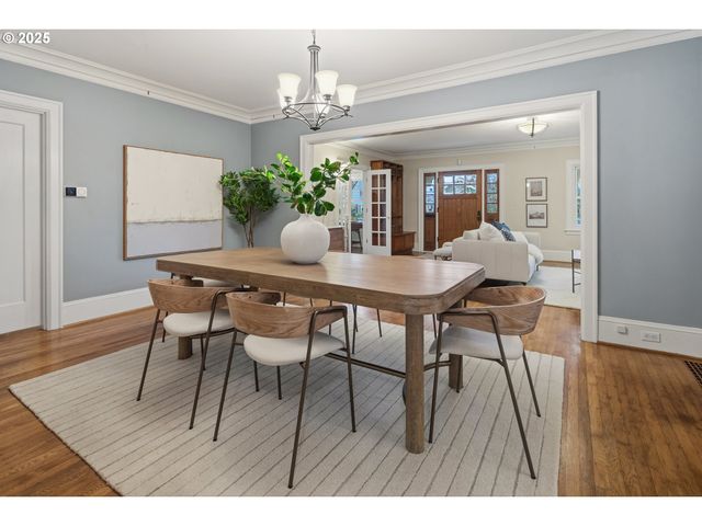 3962 Se Oak St, Portland, OR 97214