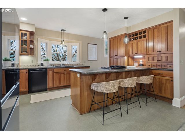 3962 Se Oak St, Portland, OR 97214