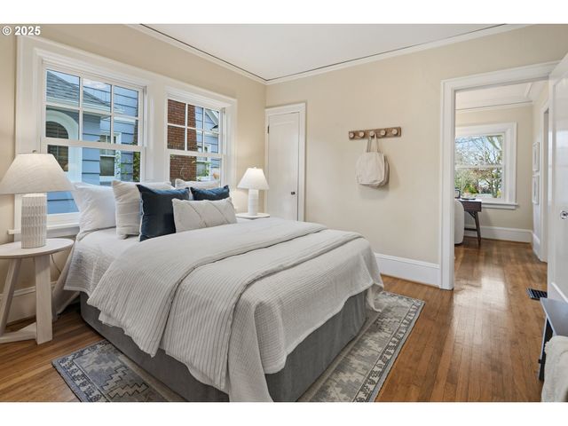 3962 Se Oak St, Portland, OR 97214