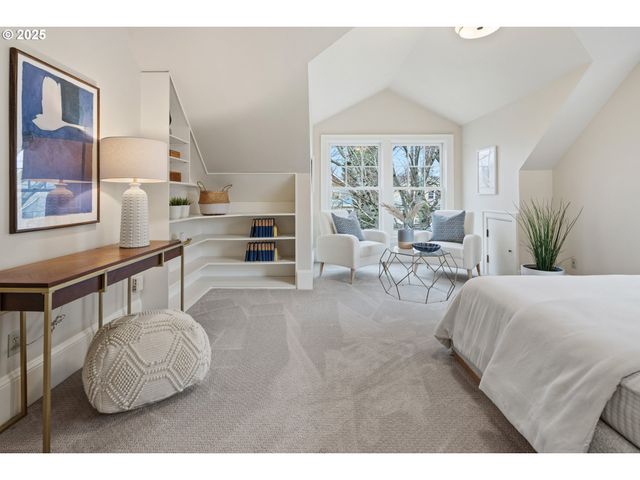 3962 Se Oak St, Portland, OR 97214