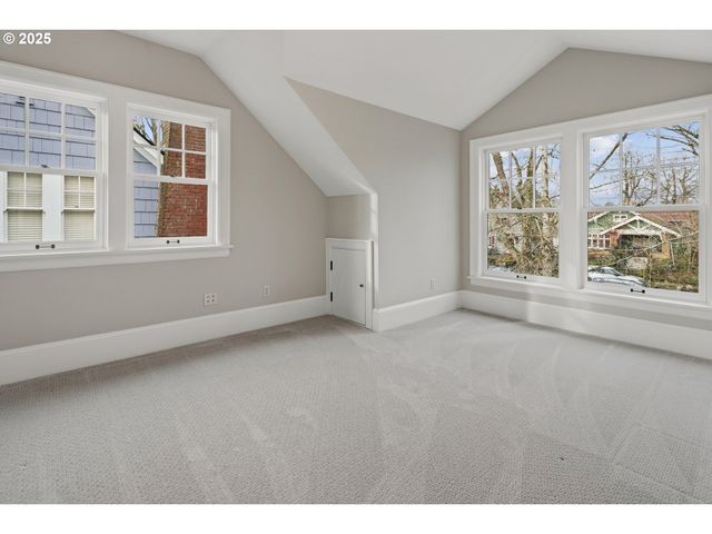 3962 Se Oak St, Portland, OR 97214