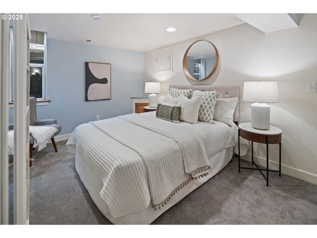 3962 Se Oak St, Portland, OR 97214