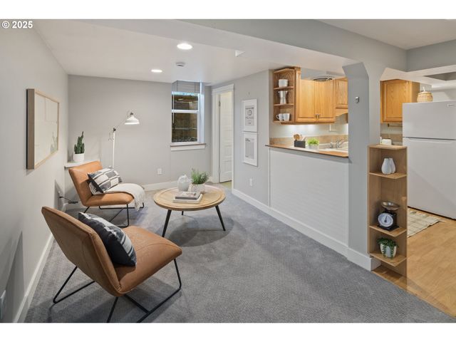 3962 Se Oak St, Portland, OR 97214