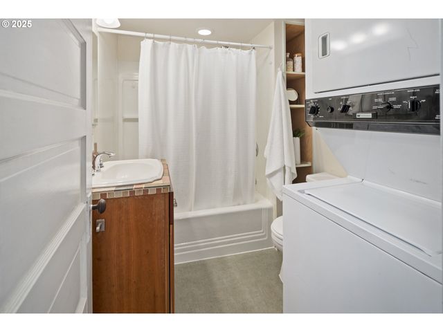 3962 Se Oak St, Portland, OR 97214