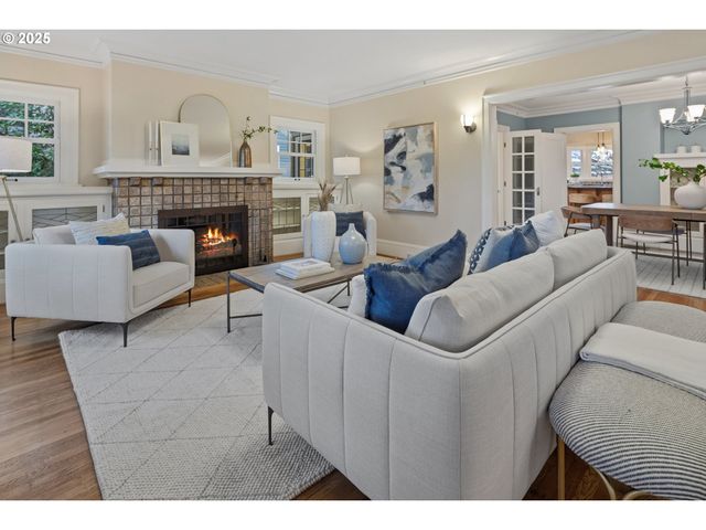 3962 Se Oak St, Portland, OR 97214