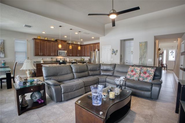 3014 Sera Bella Way, Kissimmee, FL 34744