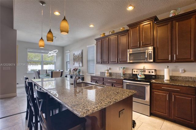 3014 Sera Bella Way, Kissimmee, FL 34744