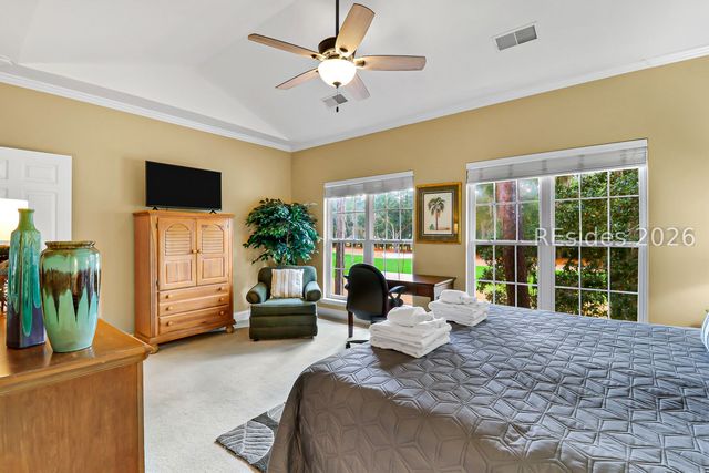1 Gloucester Rd Apt E2, Hilton Head Island, SC 29928