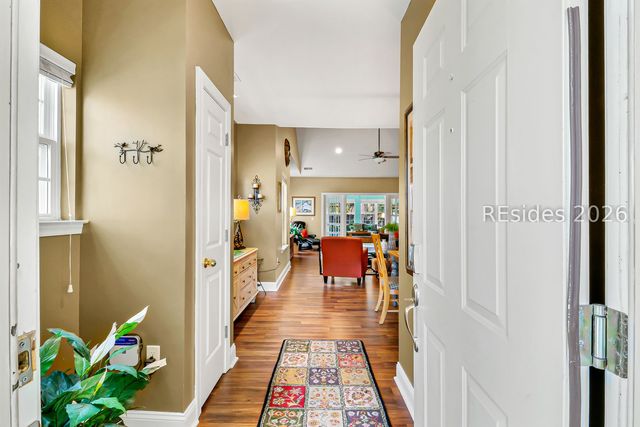 1 Gloucester Rd Apt E2, Hilton Head Island, SC 29928