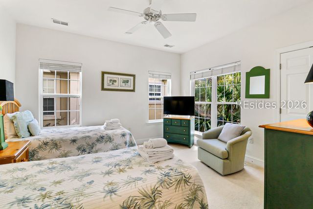 1 Gloucester Rd Apt E2, Hilton Head Island, SC 29928