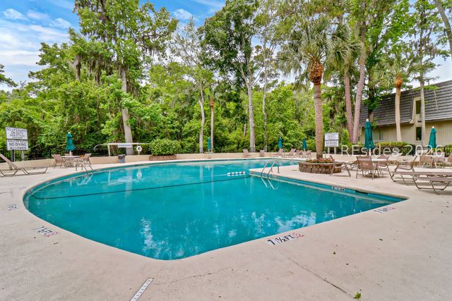 1 Gloucester Rd Apt E2, Hilton Head Island, SC 29928