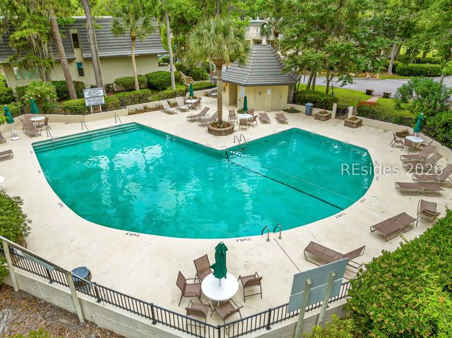 1 Gloucester Rd Apt E2, Hilton Head Island, SC 29928