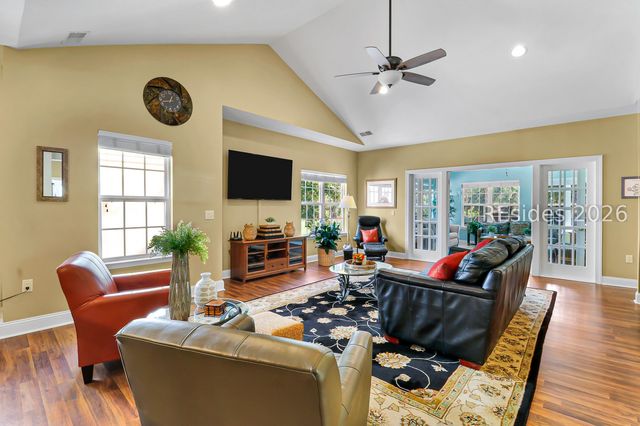 1 Gloucester Rd Apt E2, Hilton Head Island, SC 29928