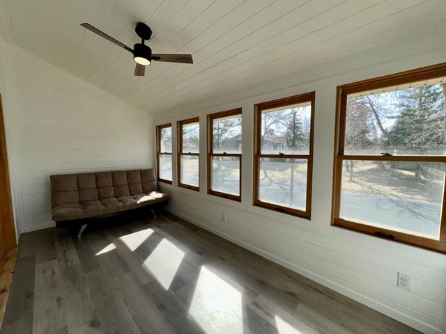 923 Lawnview Avenue, Shoreview, MN 55126