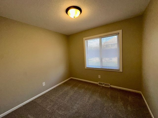 923 Lawnview Avenue, Shoreview, MN 55126