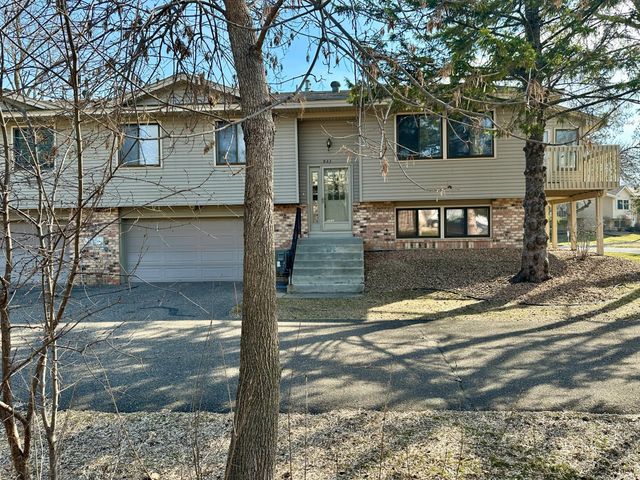 923 Lawnview Avenue, Shoreview, MN 55126