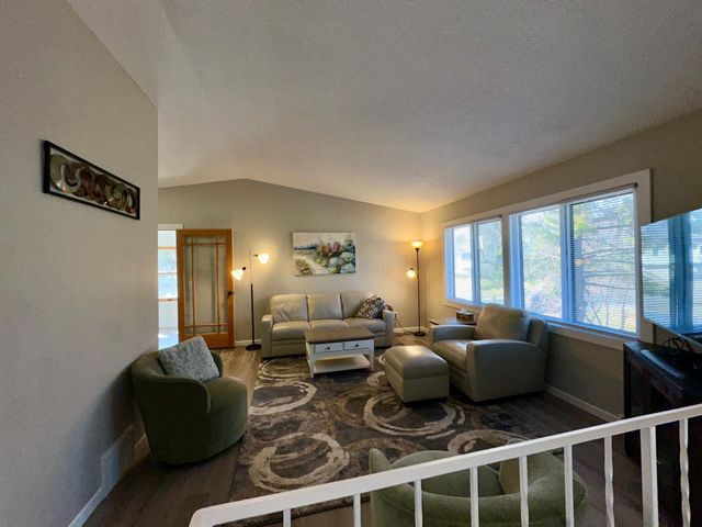 923 Lawnview Avenue, Shoreview, MN 55126