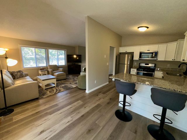 923 Lawnview Avenue, Shoreview, MN 55126