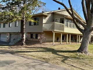 923 Lawnview Avenue, Shoreview, MN 55126