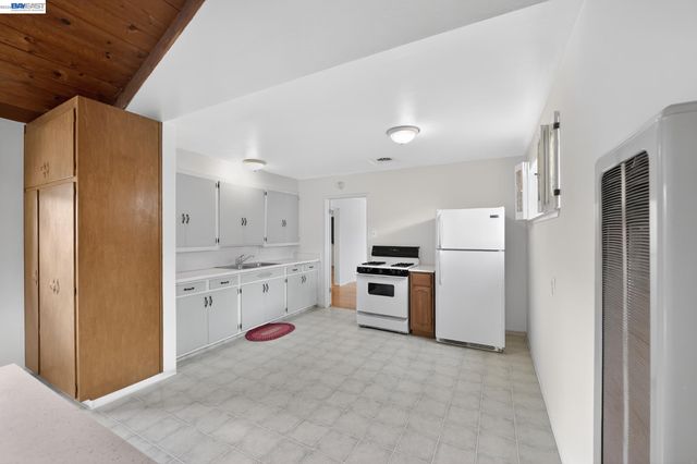 14562 Juniper St, San Leandro, CA 94579
