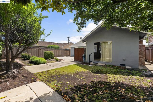 14562 Juniper St, San Leandro, CA 94579