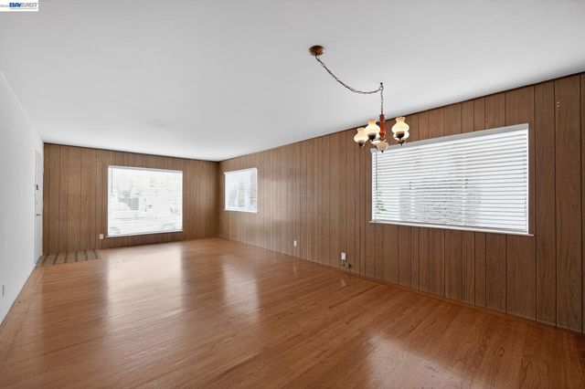 14562 Juniper St, San Leandro, CA 94579