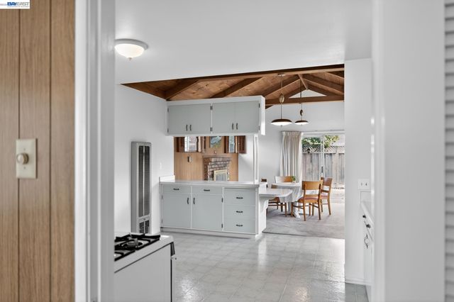 14562 Juniper St, San Leandro, CA 94579