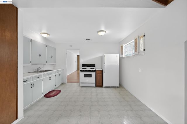 14562 Juniper St, San Leandro, CA 94579