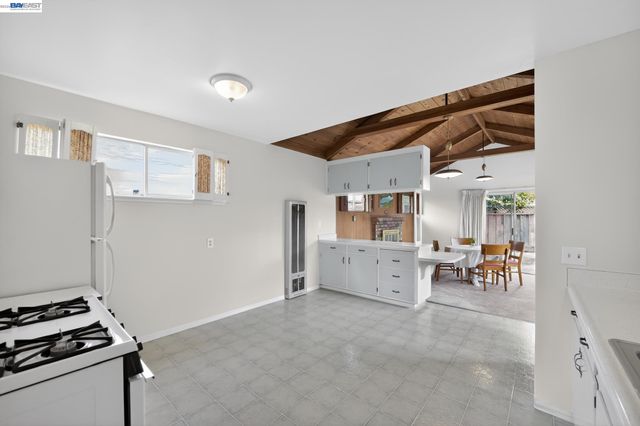 14562 Juniper St, San Leandro, CA 94579