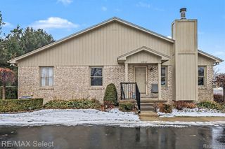 41952 King Edward Court, Clinton Charter Township, MI 48038