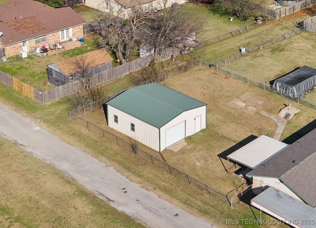 114 Laurel Street, Lone Grove, OK 73443