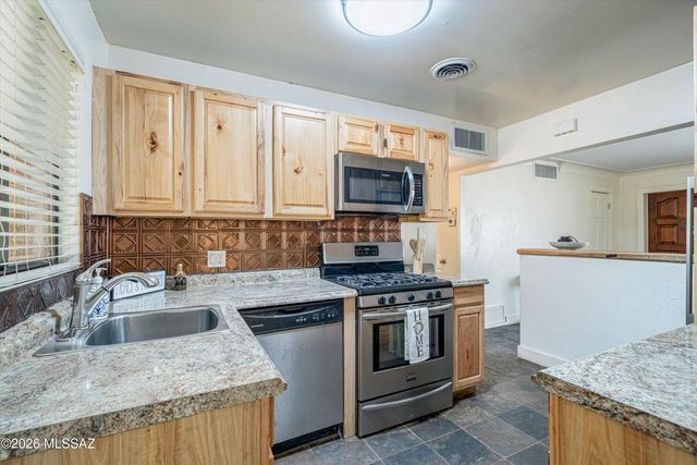 6060 E 2nd Street, Tucson, AZ 85711