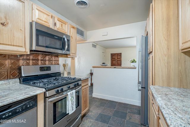 6060 E 2nd Street, Tucson, AZ 85711