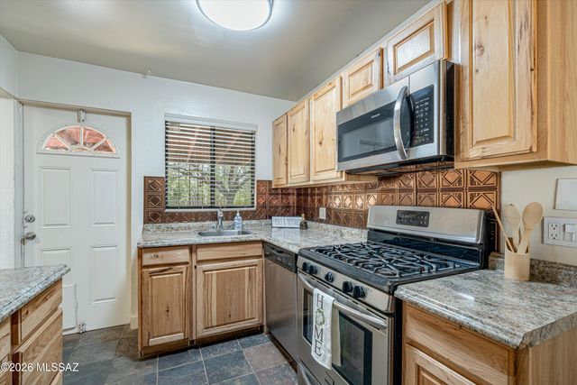 6060 E 2nd Street, Tucson, AZ 85711